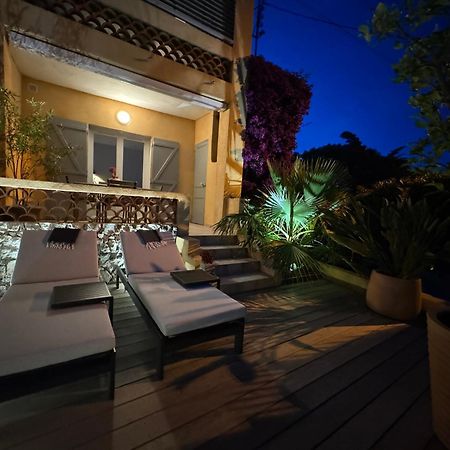 Confortable T2 Vue Mer Avec Terrasse Amenagee Et Parking Prive, Plage Et Port A Pied Санари-сюр-Мер Екстериор снимка