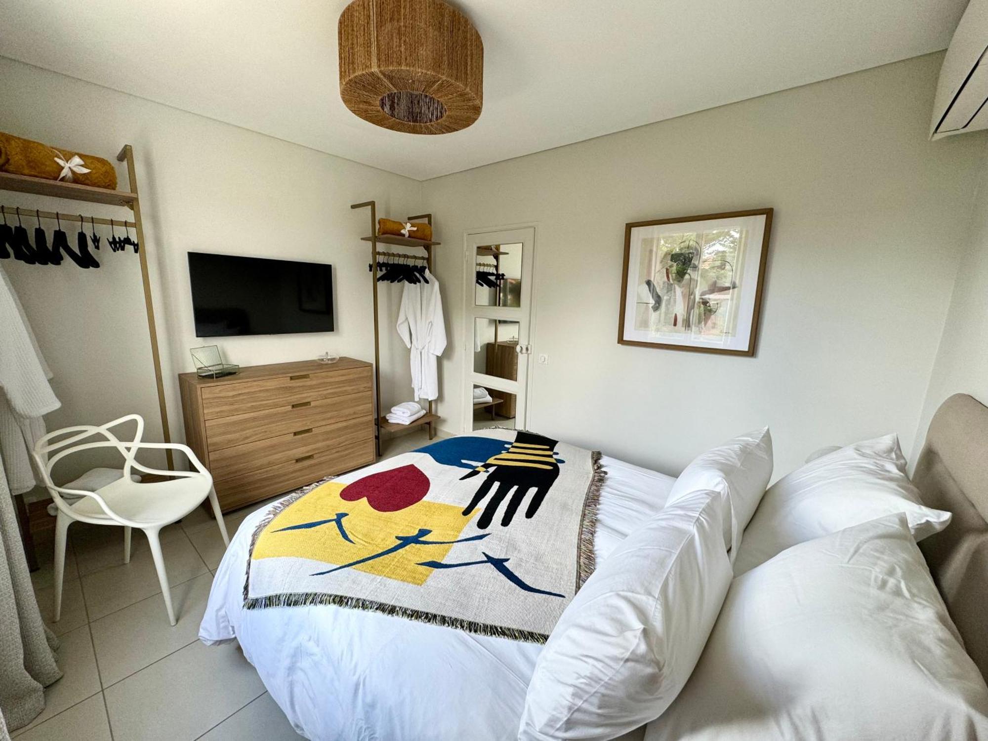 Confortable T2 Vue Mer Avec Terrasse Amenagee Et Parking Prive, Plage Et Port A Pied Санари-сюр-Мер Екстериор снимка