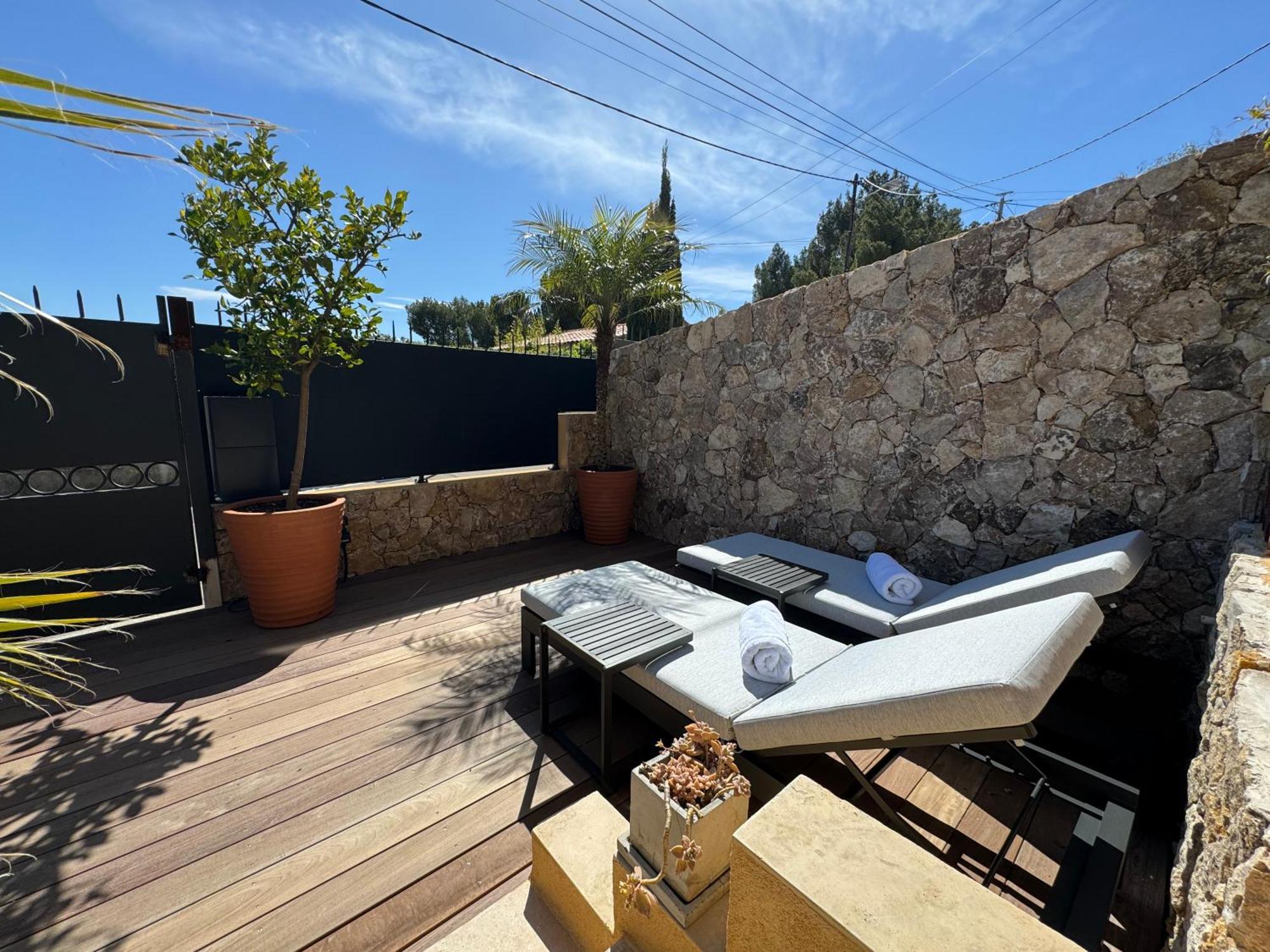 Confortable T2 Vue Mer Avec Terrasse Amenagee Et Parking Prive, Plage Et Port A Pied Санари-сюр-Мер Екстериор снимка
