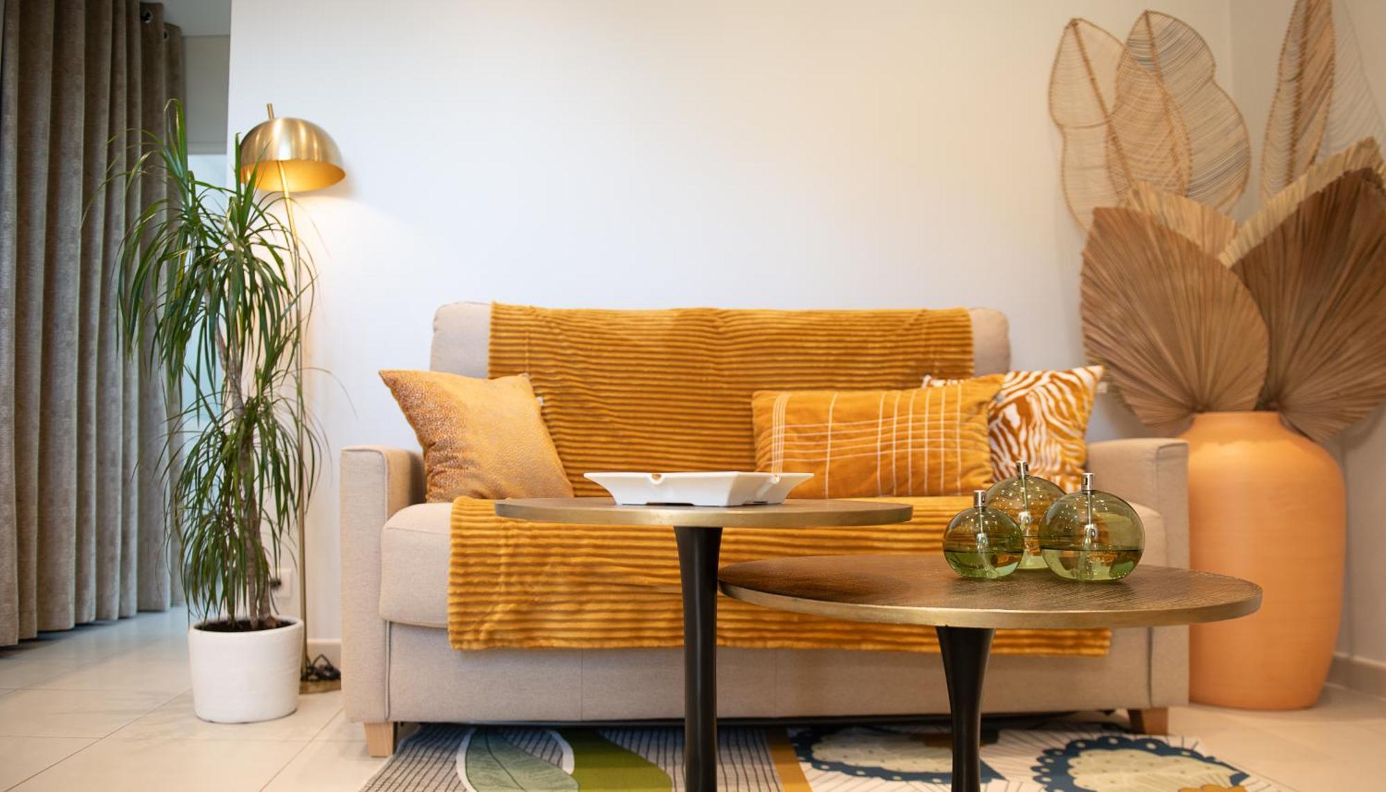 Confortable T2 Vue Mer Avec Terrasse Amenagee Et Parking Prive, Plage Et Port A Pied Санари-сюр-Мер Екстериор снимка
